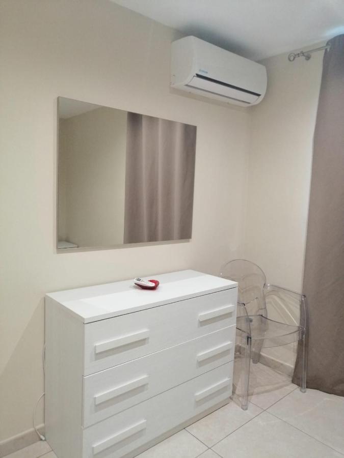 Attico Con Terrazza A Bari Apartamento Exterior foto