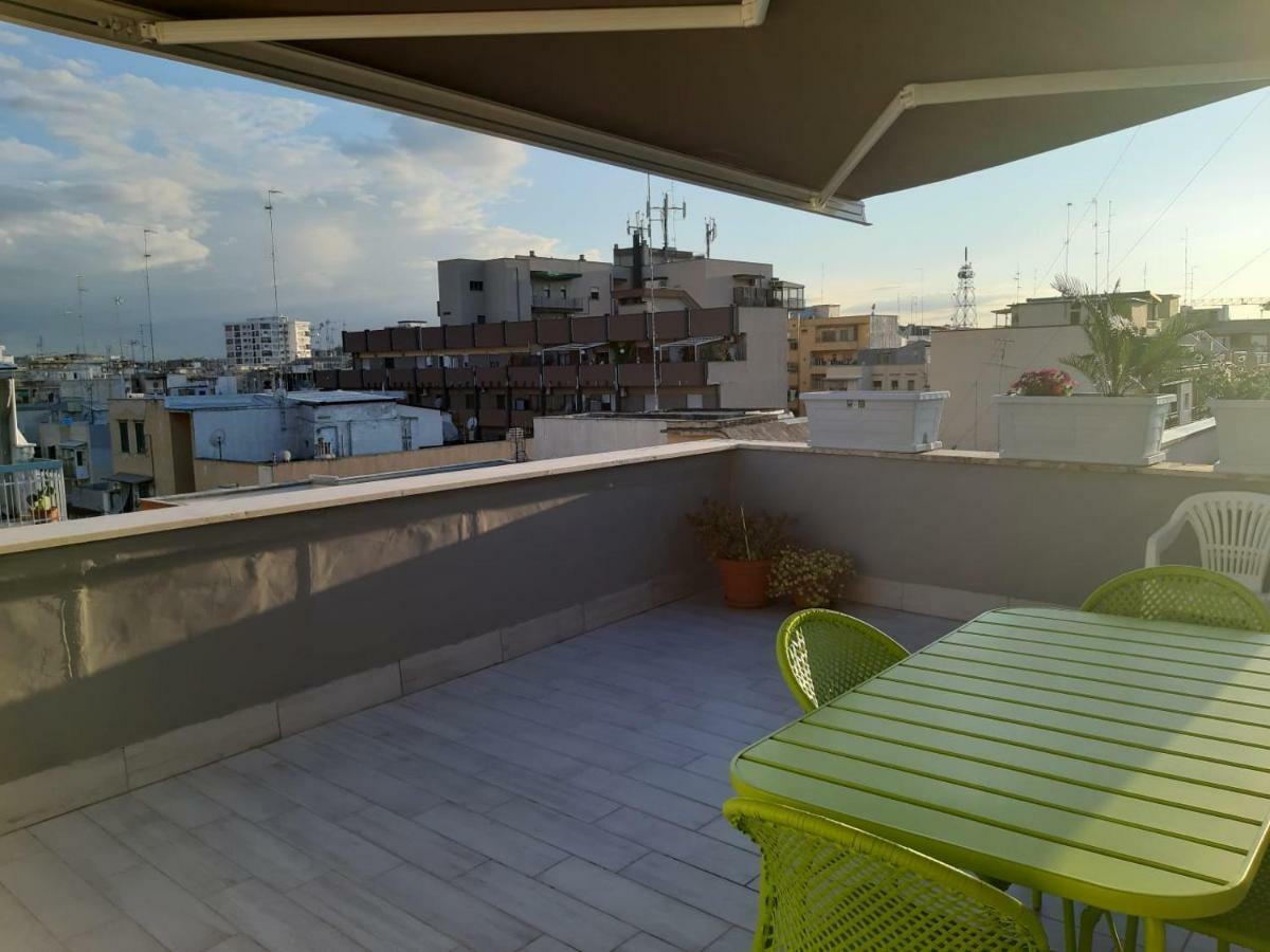 Attico Con Terrazza A Bari Apartamento Exterior foto