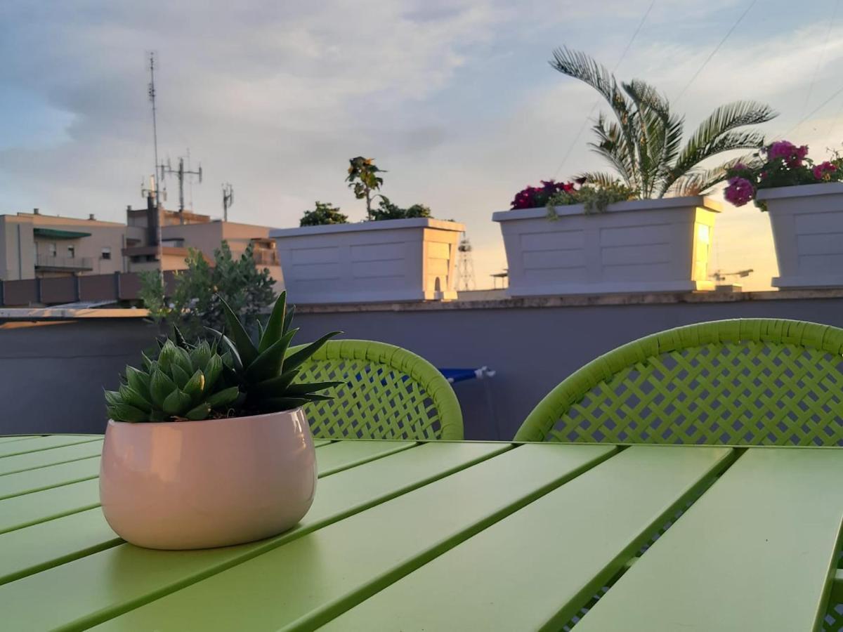 Attico Con Terrazza A Bari Apartamento Exterior foto